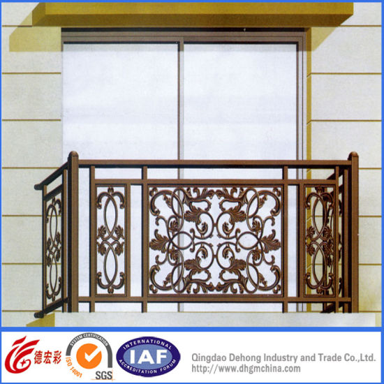 Barandilla clásica al por mayor del balcón del hierro labrado / barandilla de acero galvanizada del balcón