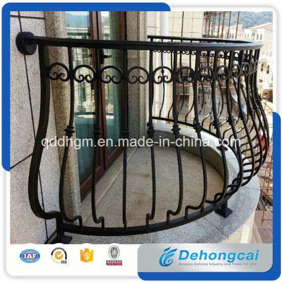 Nuevo diseño de valla decorativa de hierro forjado para balcón
